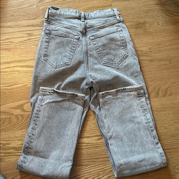 Abercrombie 90s Straight Ultra High Rise Grey - 26/2R - Picture 5 of 7